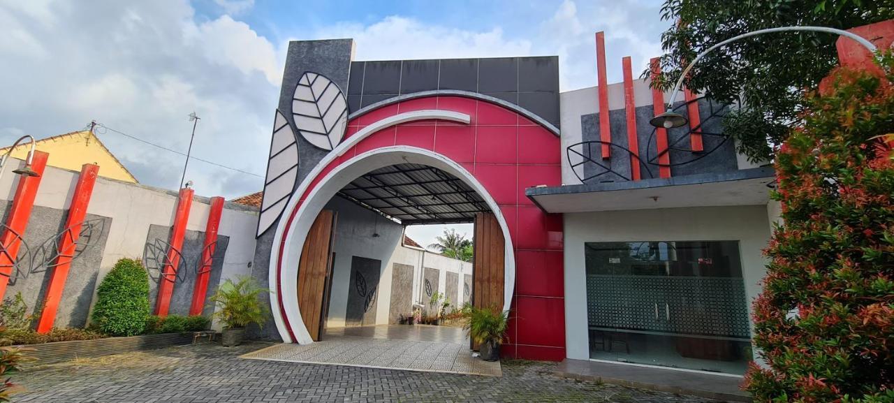 Oyo 90831 Hotel Gardenia Prambanan Yogyakarta Extérieur photo
