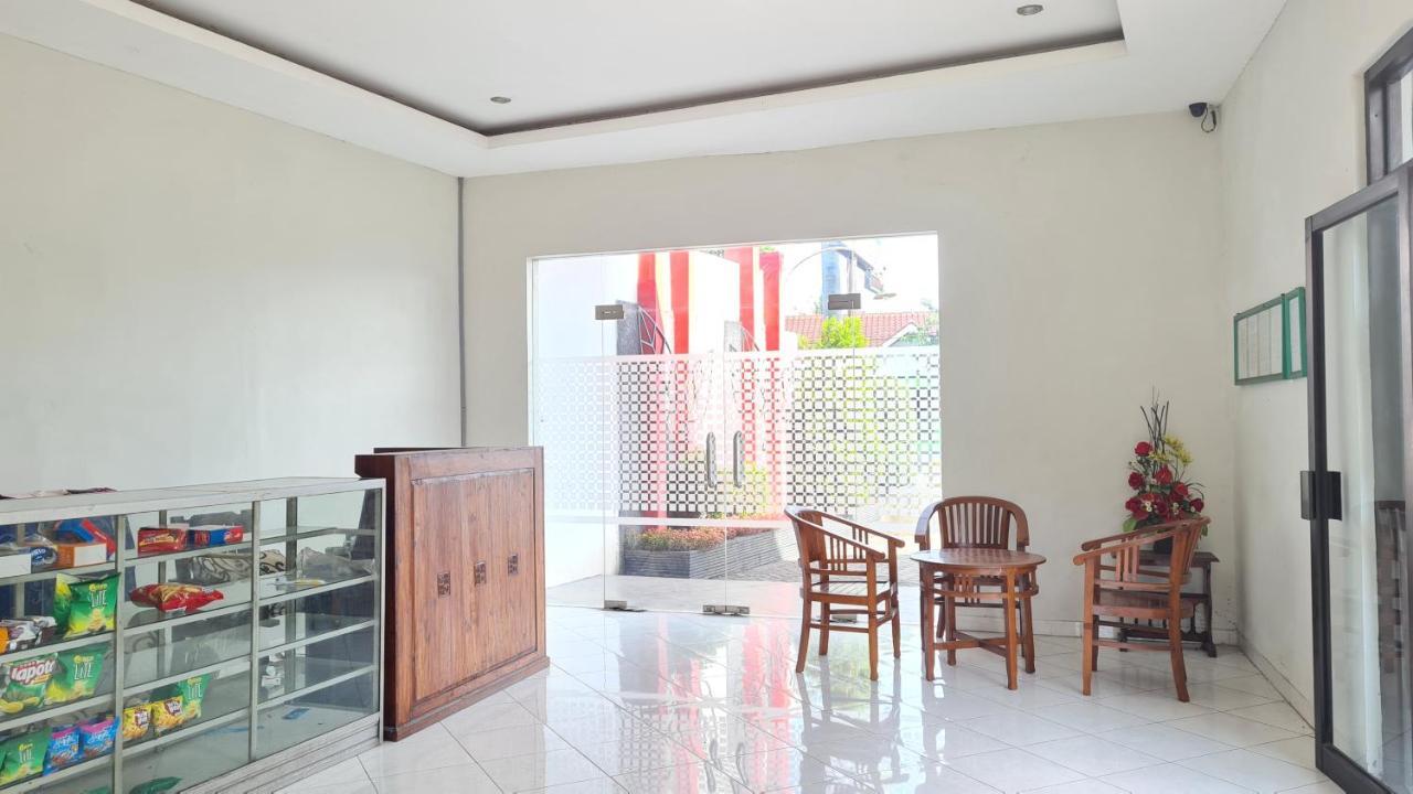 Oyo 90831 Hotel Gardenia Prambanan Yogyakarta Extérieur photo