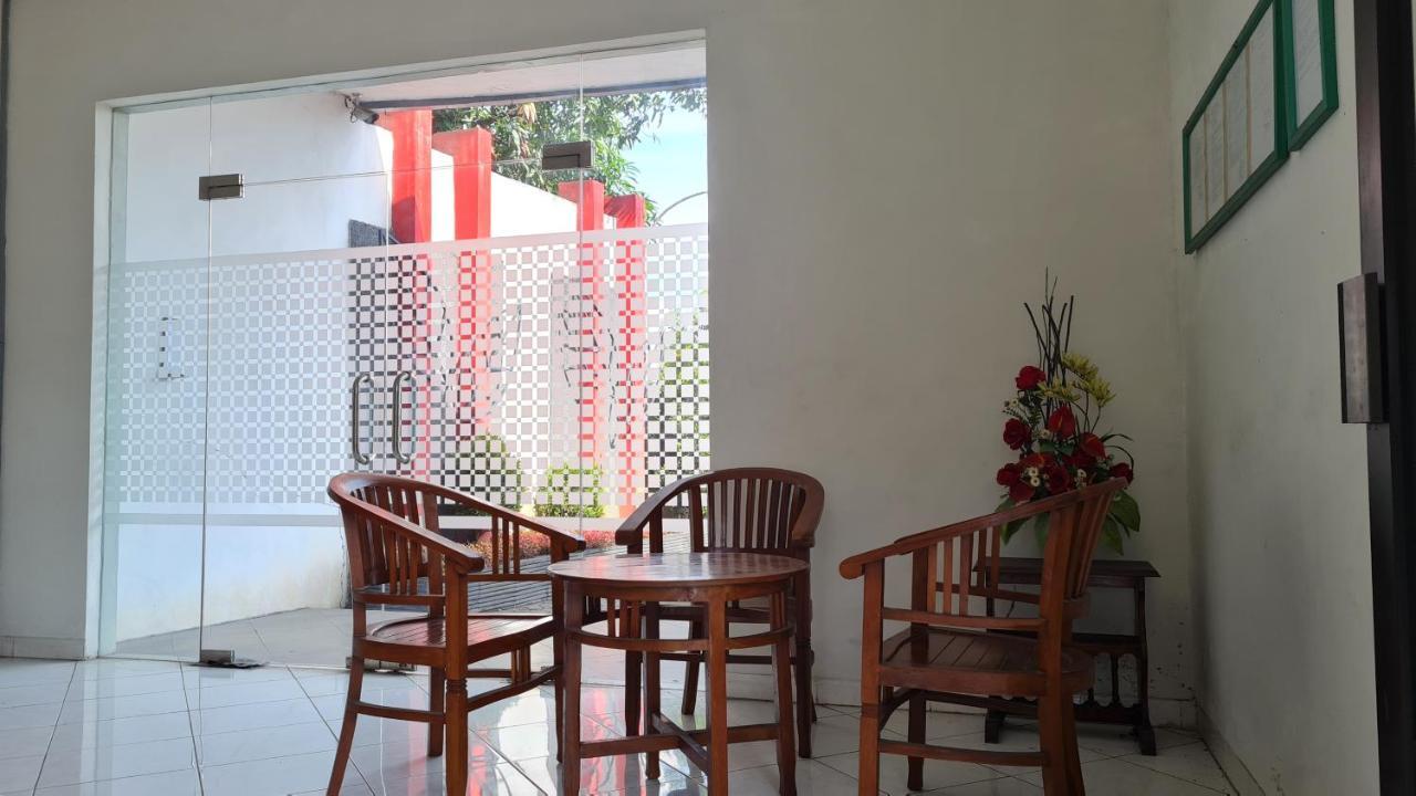 Oyo 90831 Hotel Gardenia Prambanan Yogyakarta Extérieur photo