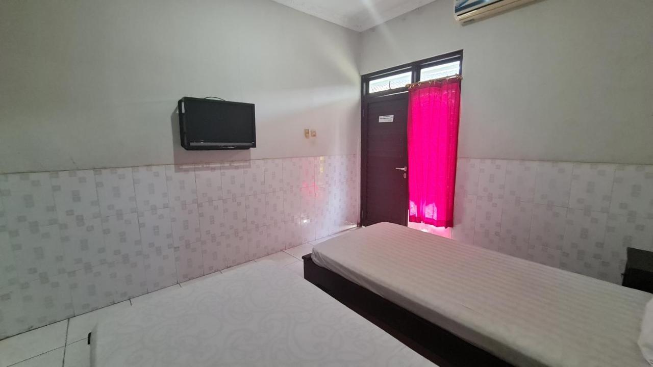 Oyo 90831 Hotel Gardenia Prambanan Yogyakarta Extérieur photo